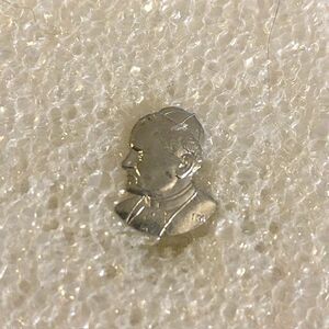 Vintage Pope John Paul II Silver Tone Medallion Lapel Pin Profile